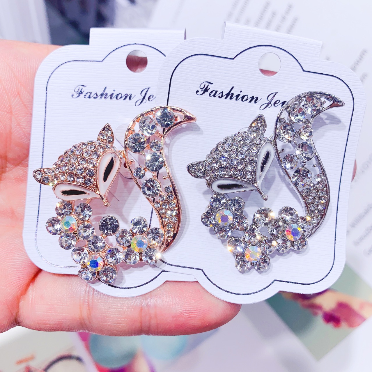 Ladies Brooch Women's Simple F - Women'S Fashion Essentials 评论和价格