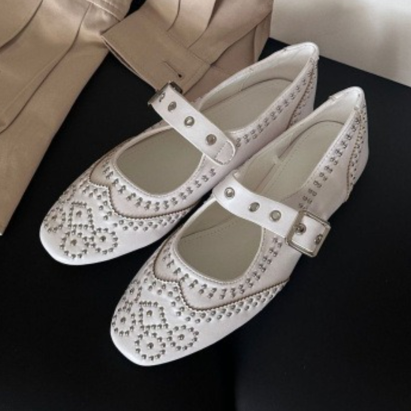 Retro Rivet Buckle Design Flat - Women Fashion Designers 评论和价格