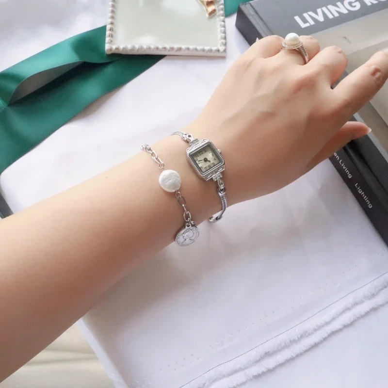 Delicate and light luxury Vint - Women'S Fashion Digital Watch 评论和价格