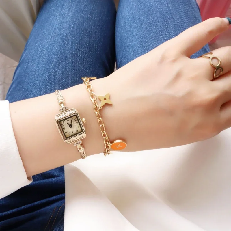 Delicate and light luxury Vint - Women'S Fashion Digital Watch 评论和价格