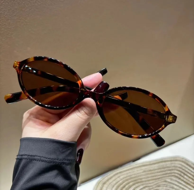 New Oval Shape Sunglasses Clas - Women'S Fashion Eyewear 评论和价格